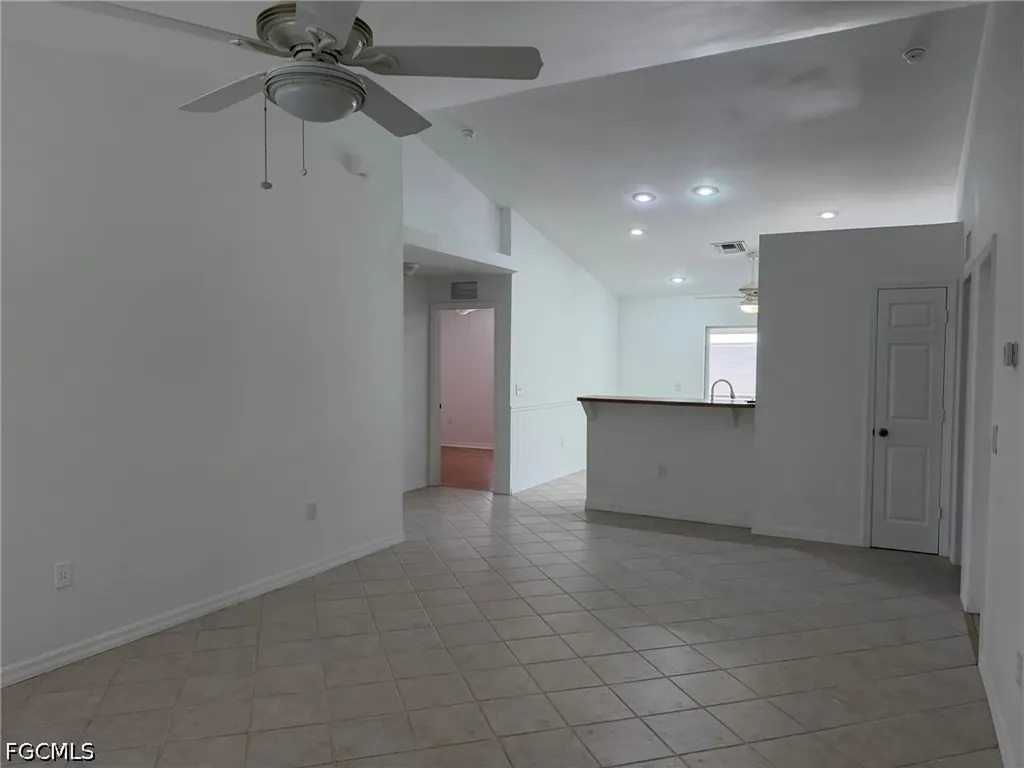 1424 NE 13th Place Cape Coral FL 33909