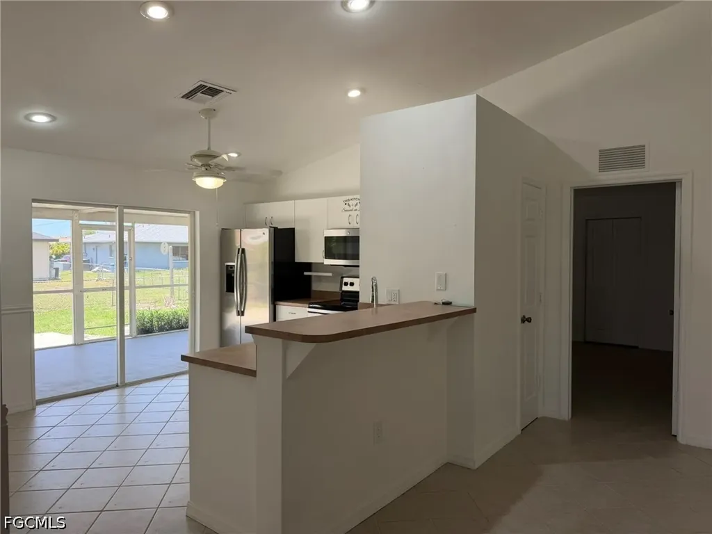 1424 NE 13th Place Cape Coral FL 33909