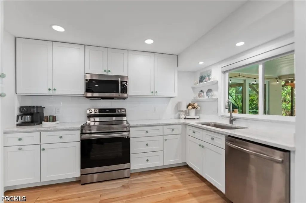 9428 Moonlight Drive Sanibel FL 33957