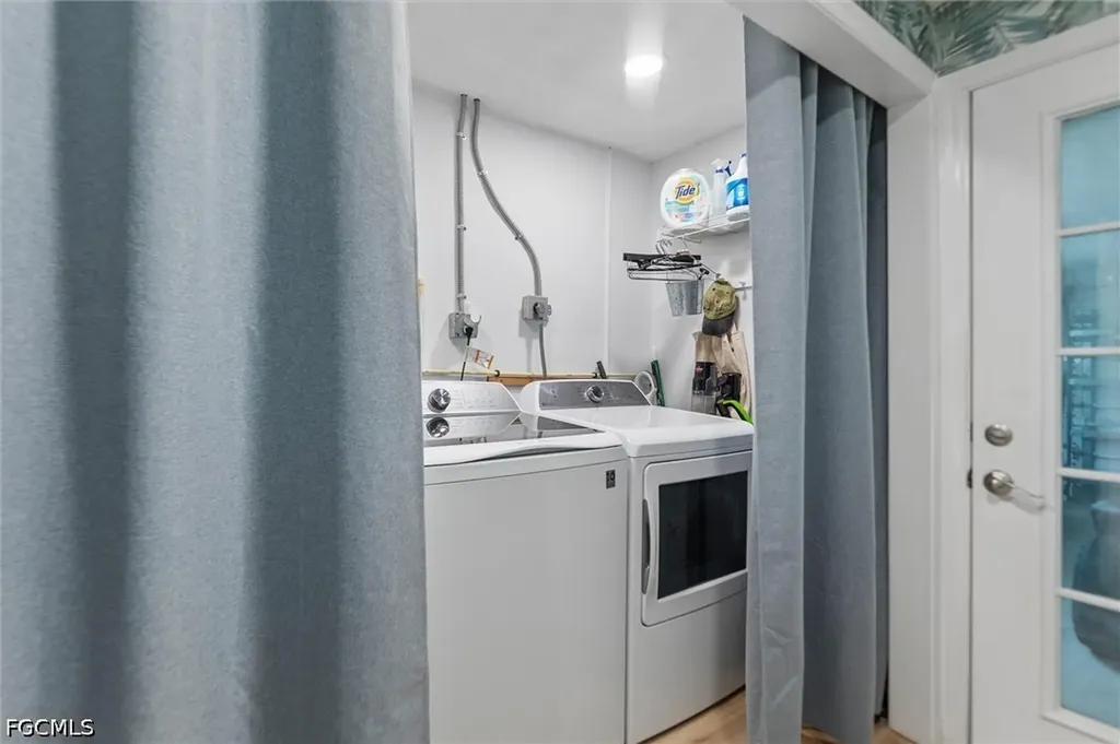 9428 Moonlight Drive Sanibel FL 33957