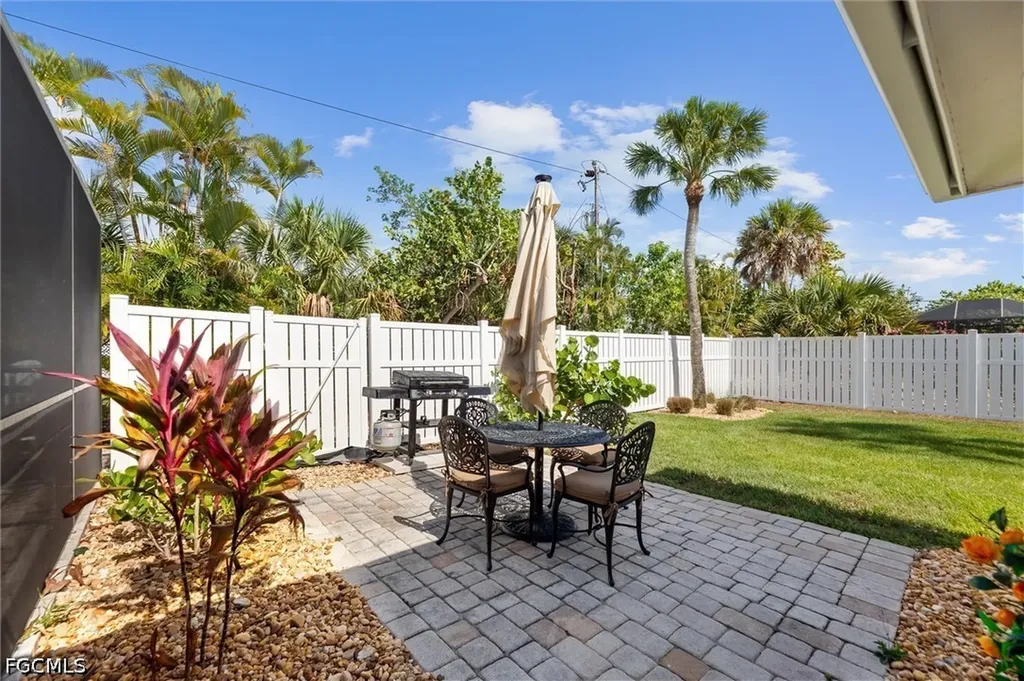 9428 Moonlight Drive Sanibel FL 33957