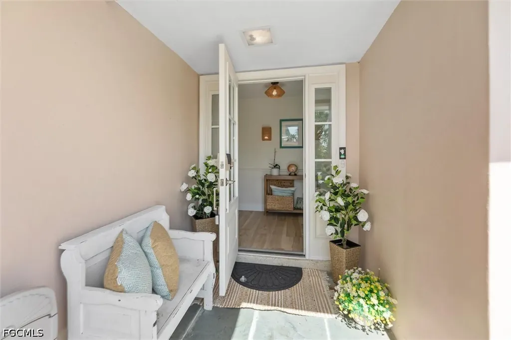 9428 Moonlight Drive Sanibel FL 33957