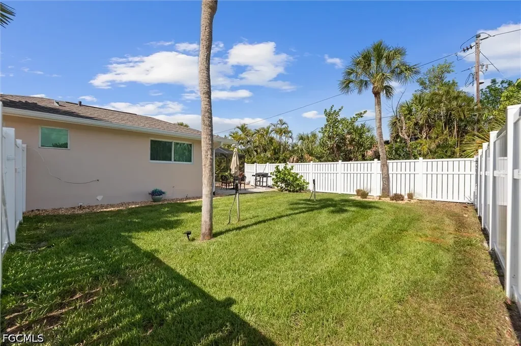 9428 Moonlight Drive Sanibel FL 33957