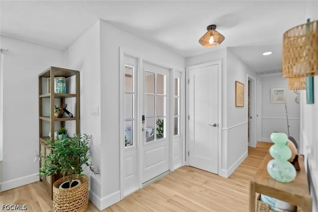 9428 Moonlight Drive Sanibel FL 33957