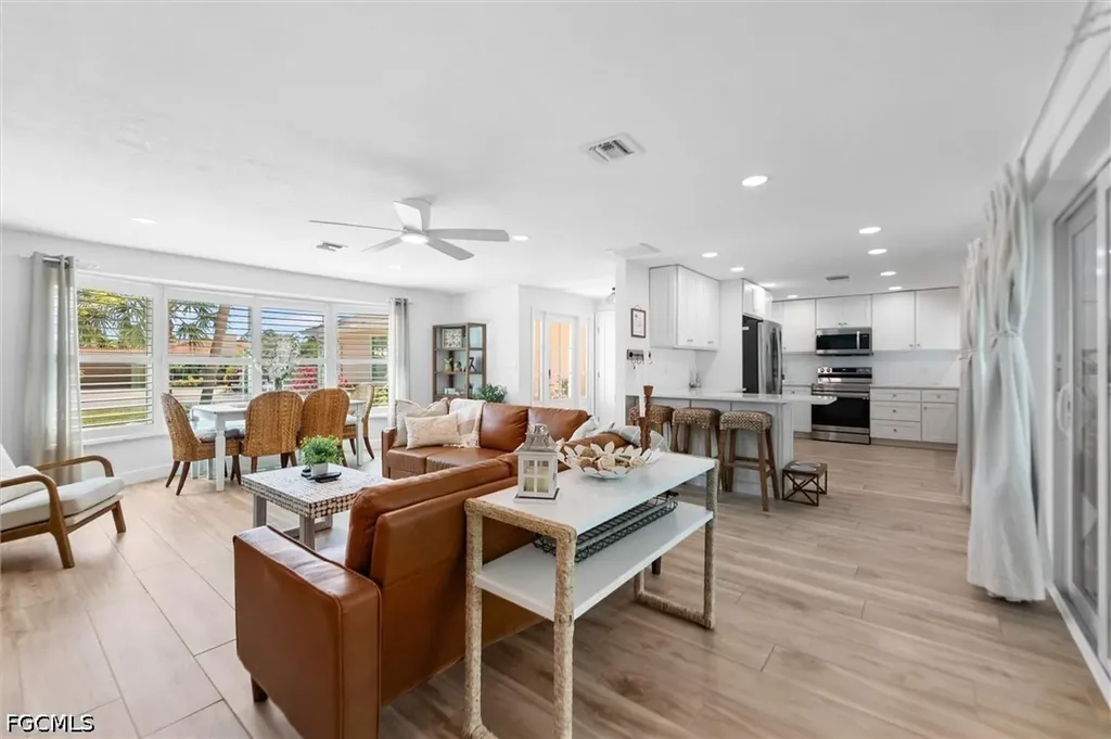 9428 Moonlight Drive Sanibel FL 33957