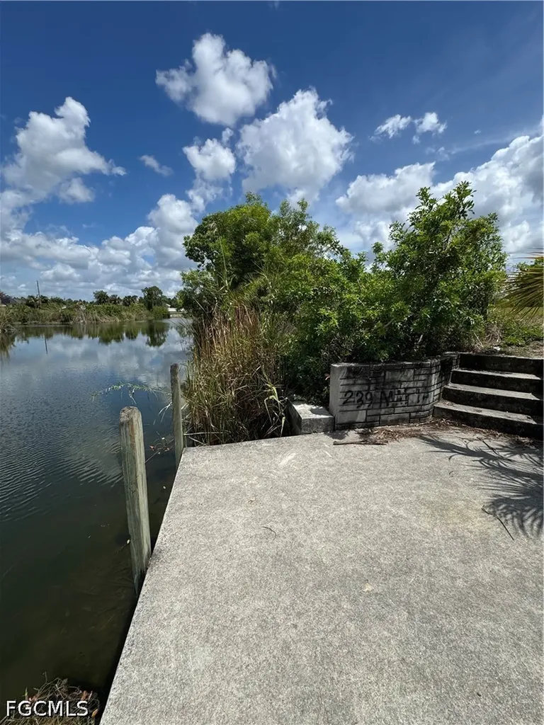 2632 NE 20th Court Cape Coral FL 33909