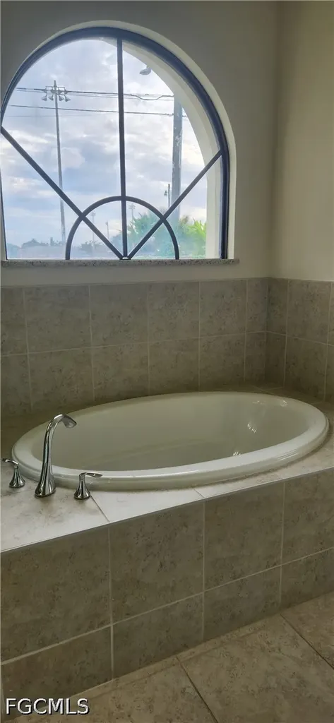 2231 NE 1st Terrace Cape Coral FL 33909