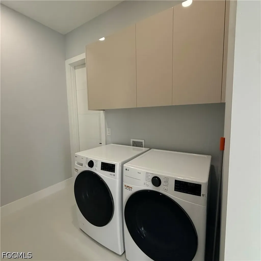 546 Louisville Street E Lehigh Acres FL 33974