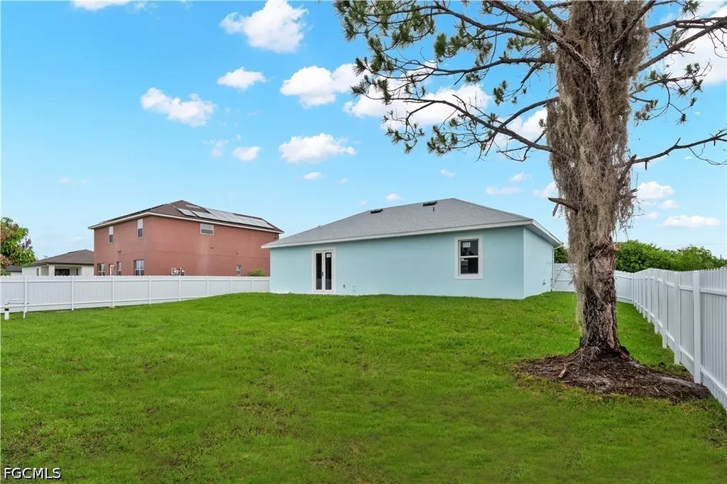 546 Louisville Street E Lehigh Acres FL 33974
