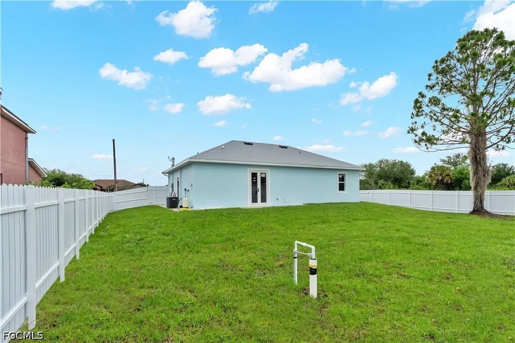 546 Louisville Street E Lehigh Acres FL 33974