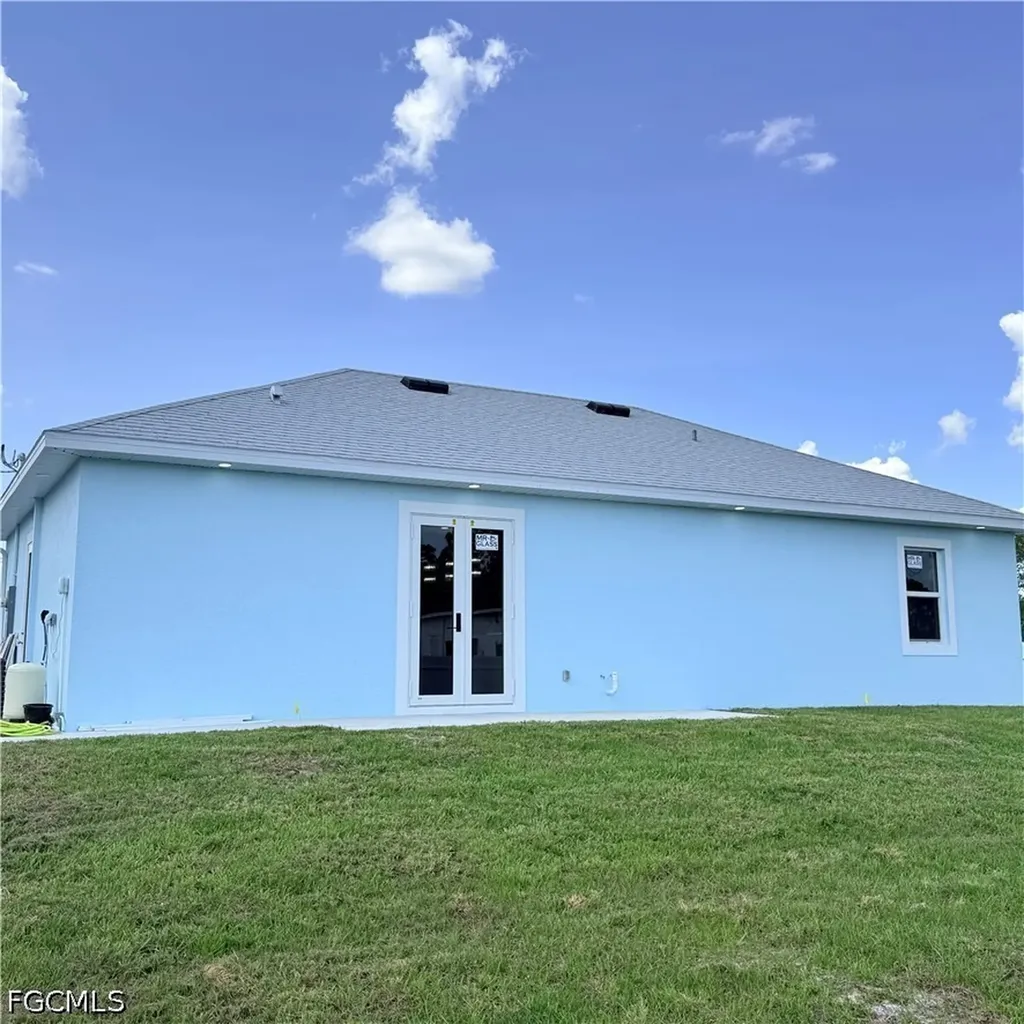 546 Louisville Street E Lehigh Acres FL 33974