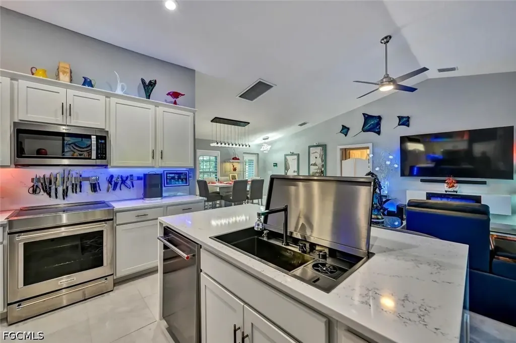 1811 SW 3rd Terrace Cape Coral FL 33991