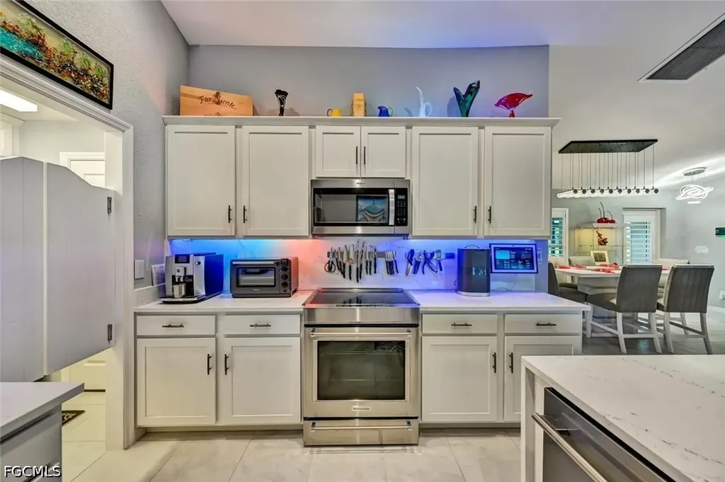 1811 SW 3rd Terrace Cape Coral FL 33991