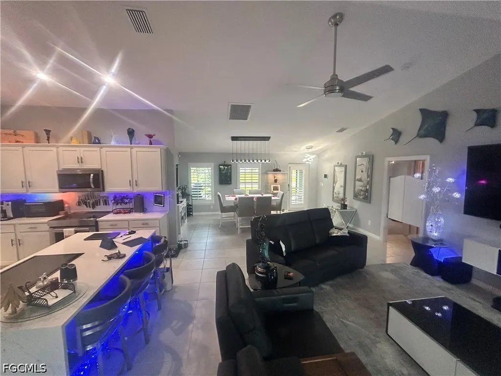 1811 SW 3rd Terrace Cape Coral FL 33991