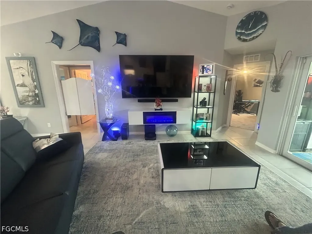 1811 SW 3rd Terrace Cape Coral FL 33991