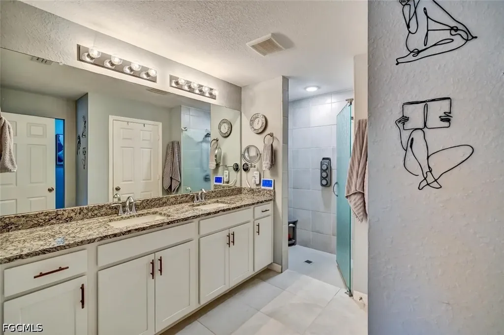 1811 SW 3rd Terrace Cape Coral FL 33991