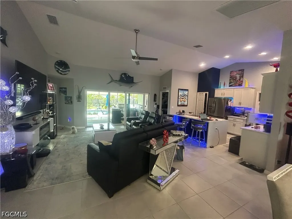 1811 SW 3rd Terrace Cape Coral FL 33991