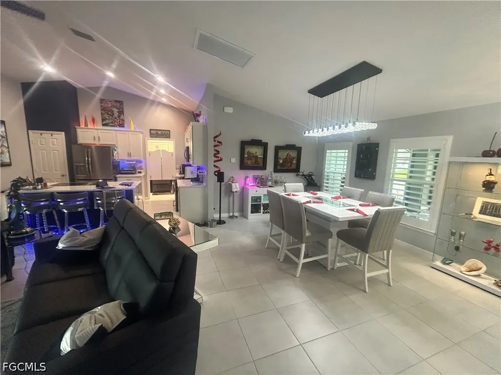 1811 SW 3rd Terrace Cape Coral FL 33991