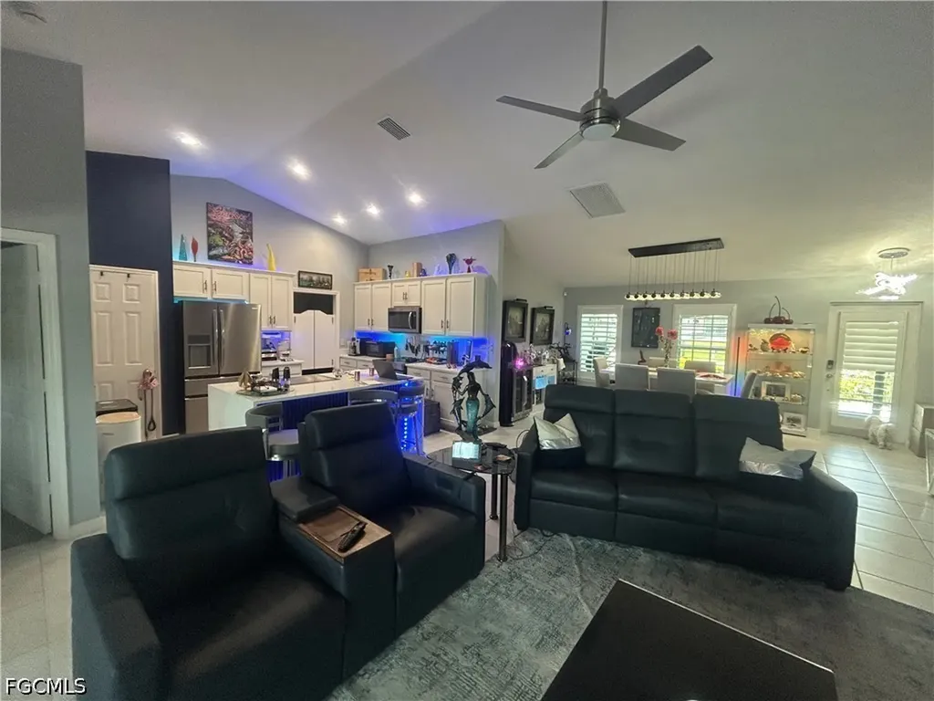 1811 SW 3rd Terrace Cape Coral FL 33991