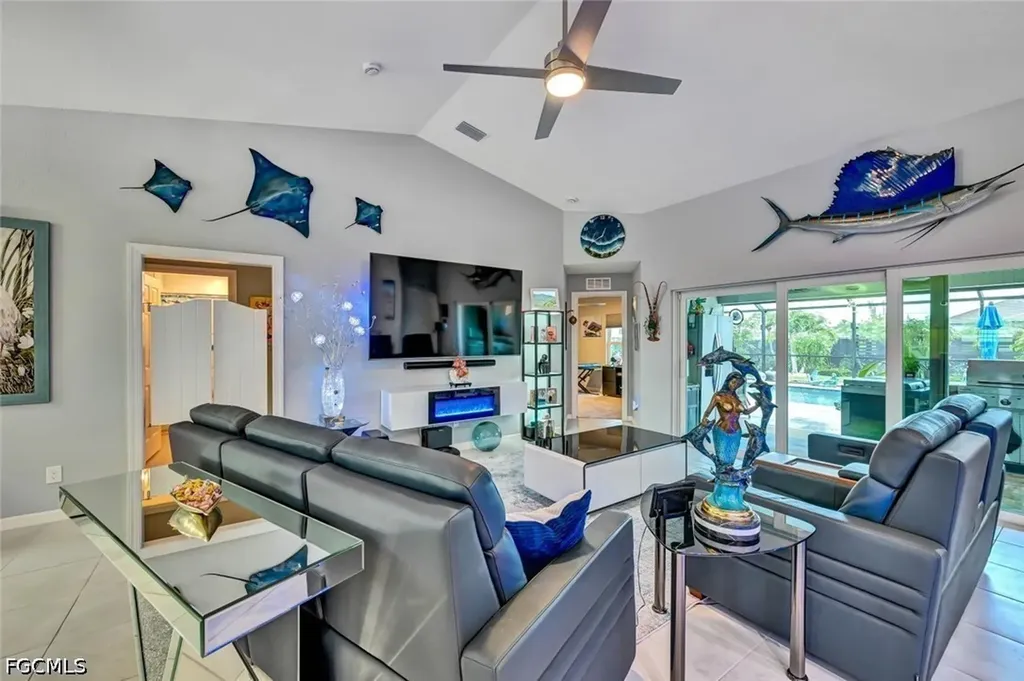 1811 SW 3rd Terrace Cape Coral FL 33991