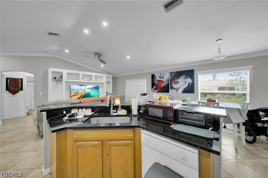 1502 SE 2nd Place Cape Coral FL 33990