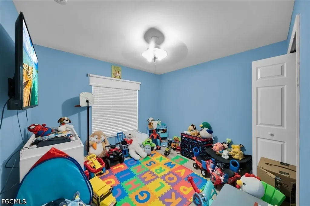 1502 SE 2nd Place Cape Coral FL 33990