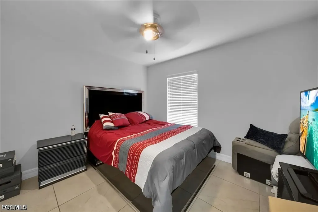 1502 SE 2nd Place Cape Coral FL 33990