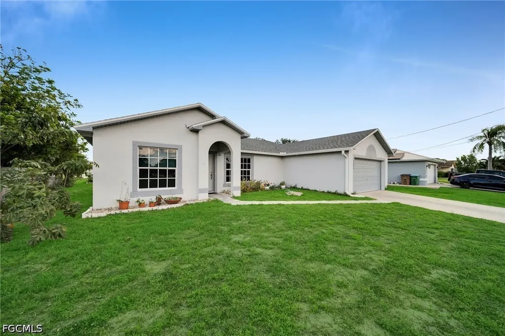 1502 SE 2nd Place Cape Coral FL 33990