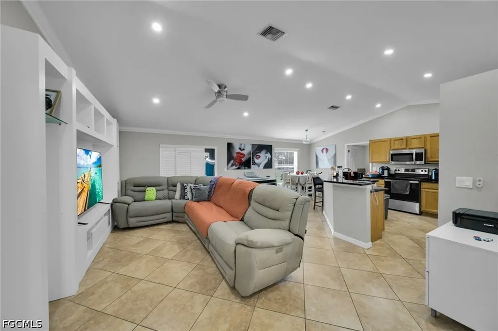 1502 SE 2nd Place Cape Coral FL 33990
