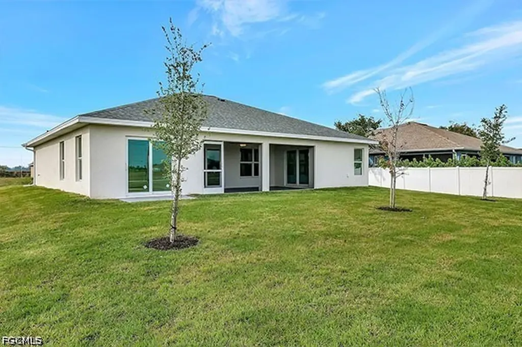 3809 NW 38th Street Cape Coral FL 33993