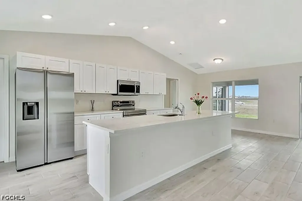 3809 NW 38th Street Cape Coral FL 33993