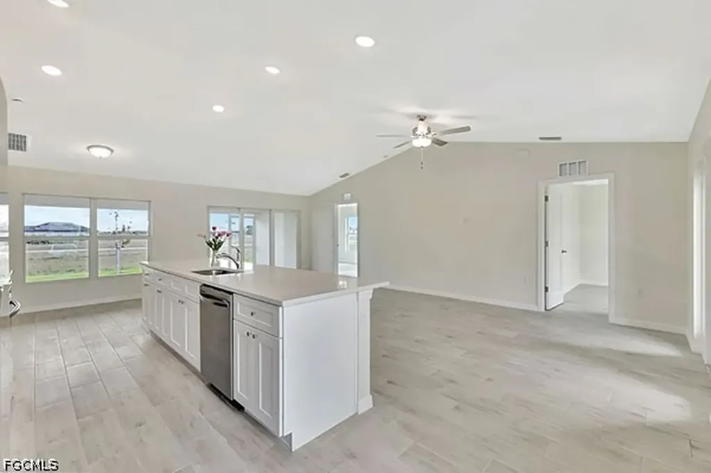 3809 NW 38th Street Cape Coral FL 33993