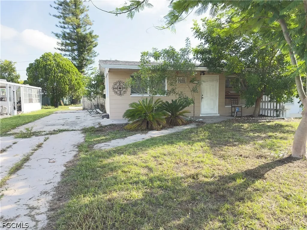 1119 Vineyard Place Lehigh Acres FL 33936