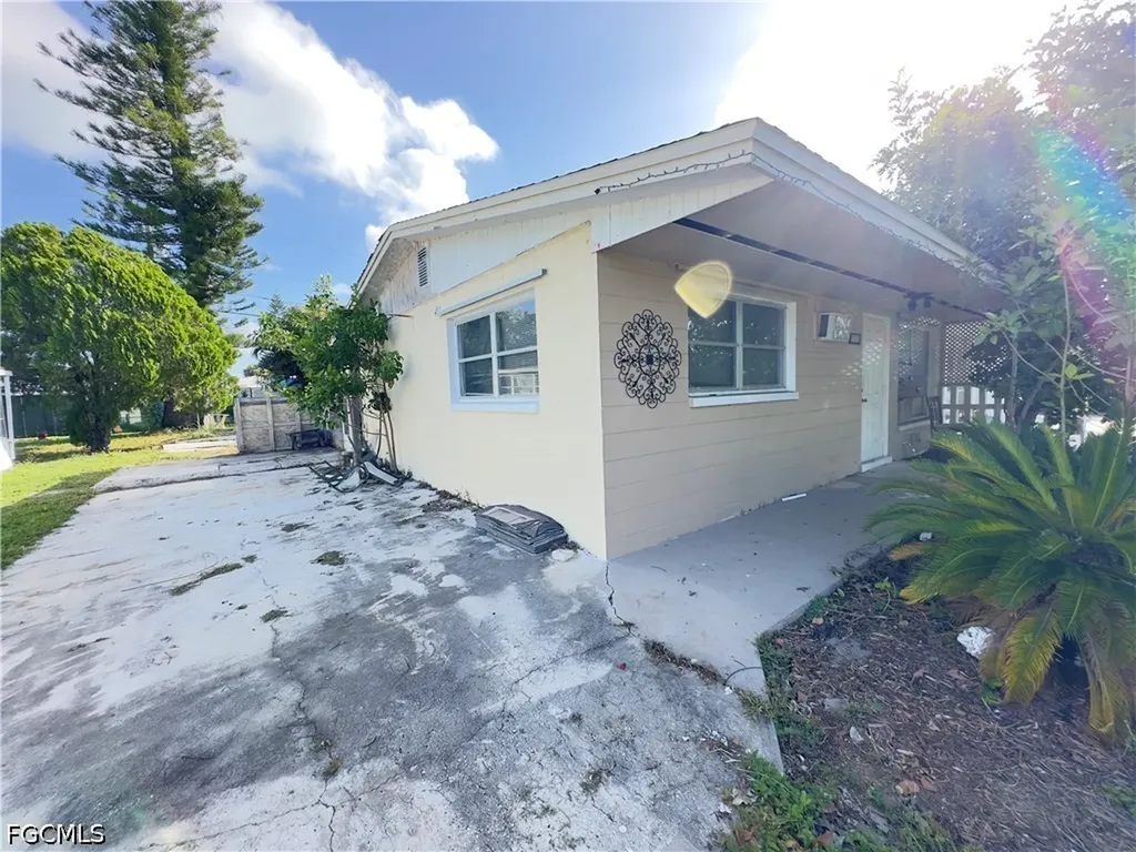 1119 Vineyard Place Lehigh Acres FL 33936