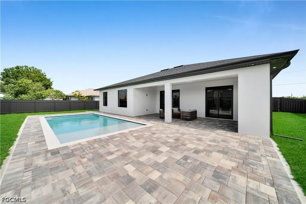 106 NE 11th Terrace Cape Coral FL 33909