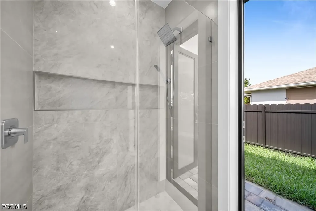 106 NE 11th Terrace Cape Coral FL 33909