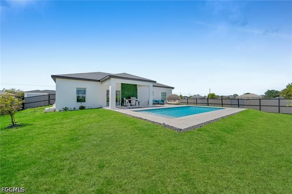 405 NW 10th Street Cape Coral FL 33993