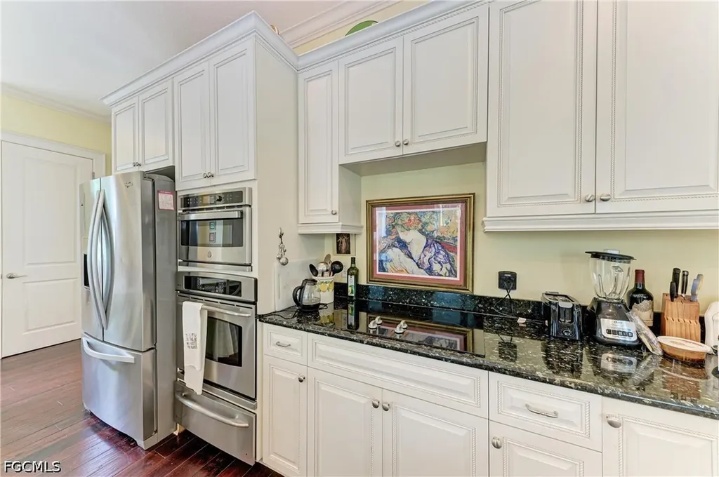 793 Jungle Queen Way Longboat Key FL 34228