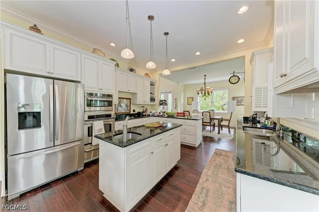 793 Jungle Queen Way Longboat Key FL 34228