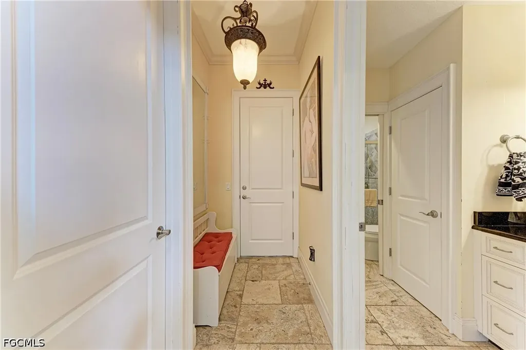 793 Jungle Queen Way Longboat Key FL 34228