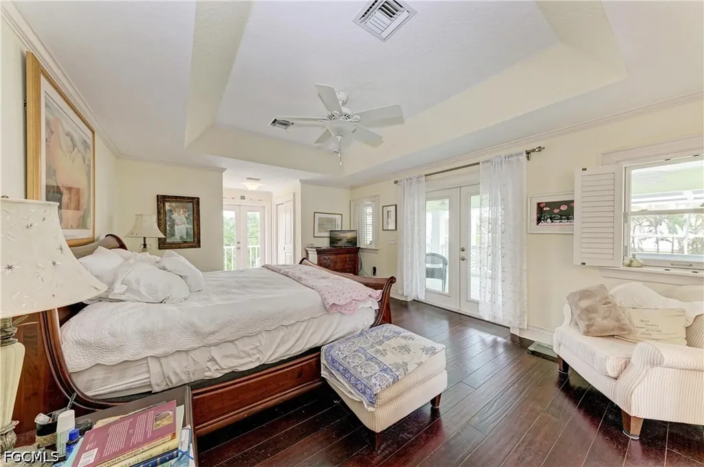 793 Jungle Queen Way Longboat Key FL 34228