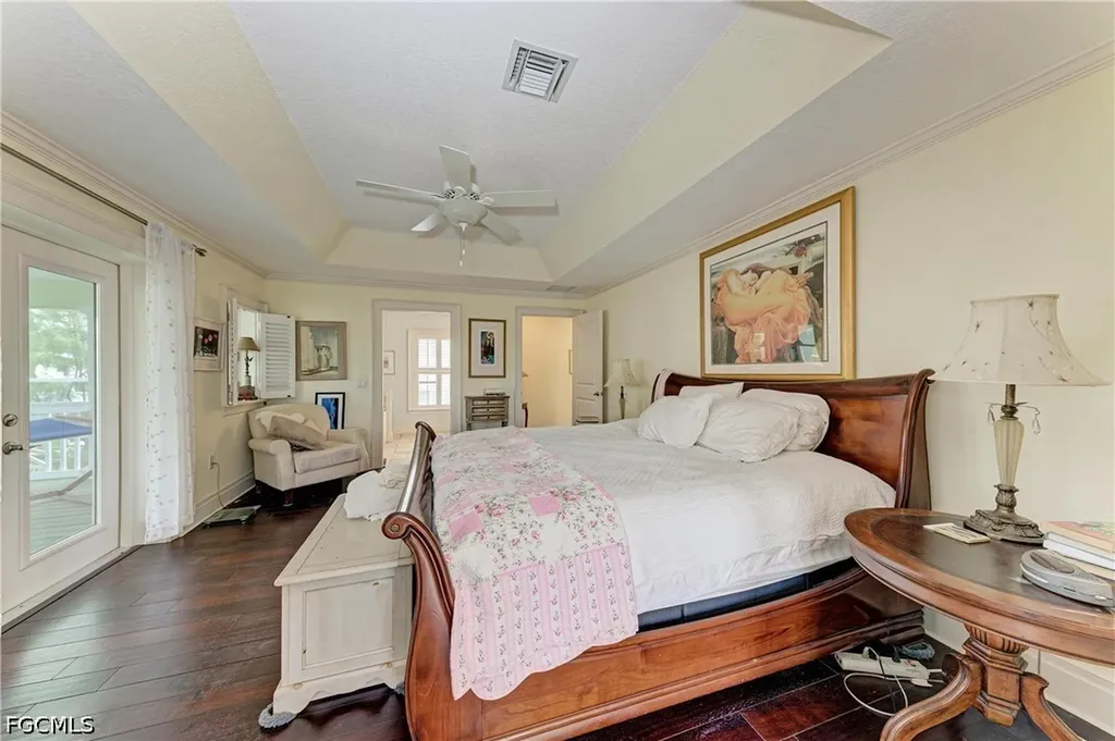 793 Jungle Queen Way Longboat Key FL 34228