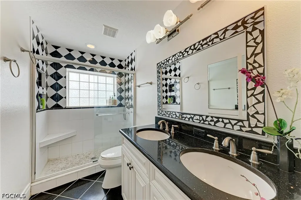 793 Jungle Queen Way Longboat Key FL 34228
