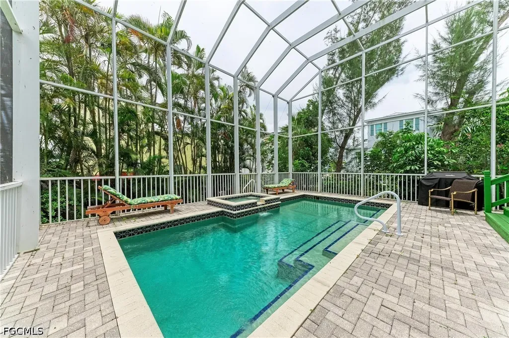 793 Jungle Queen Way Longboat Key FL 34228