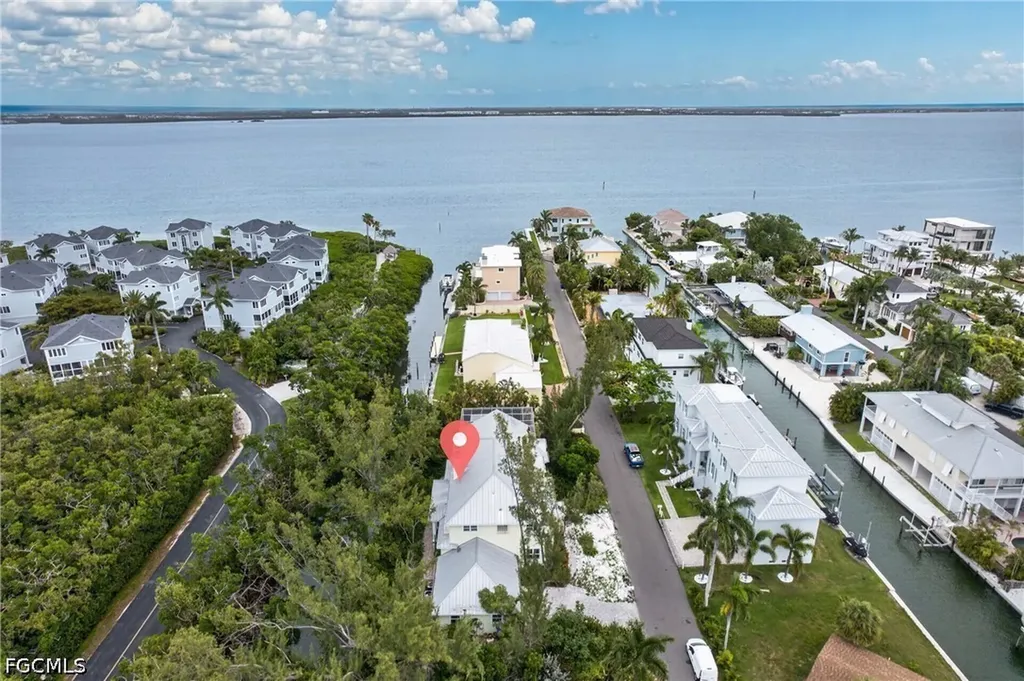 793 Jungle Queen Way Longboat Key FL 34228
