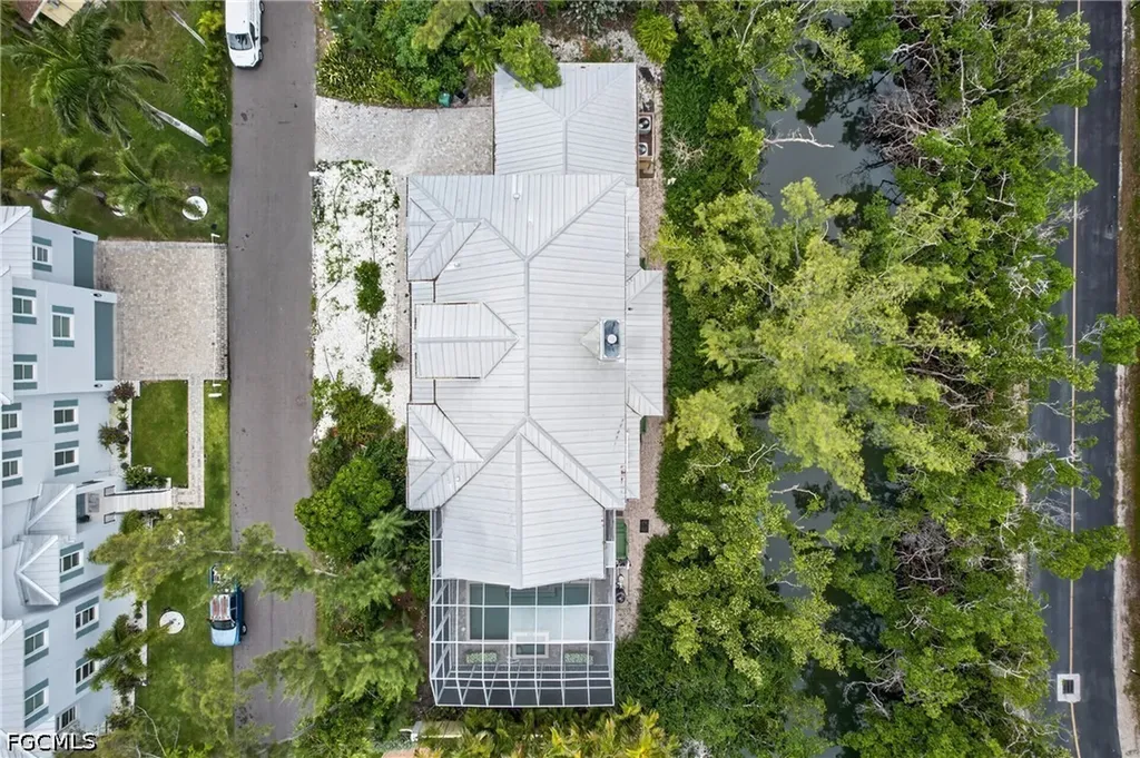 793 Jungle Queen Way Longboat Key FL 34228