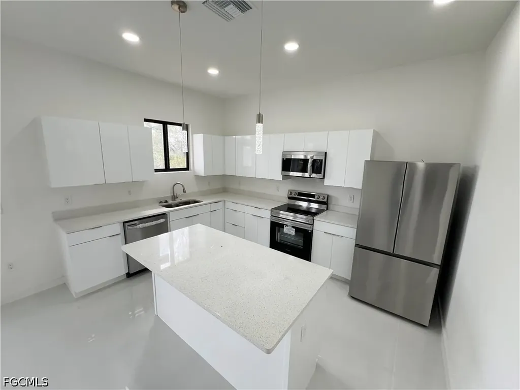 2113 NW 41st Avenue Cape Coral FL 33993