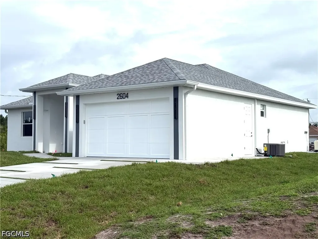 Lehigh Acres FL, 2604 15TH Street SW