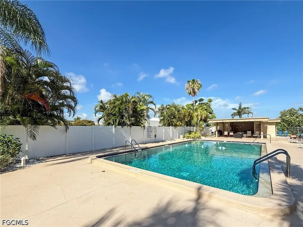 2264 Winkler Avenue Fort Myers FL 33901