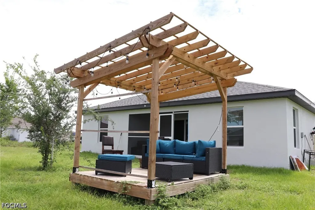 1222 NW 15th Avenue Cape Coral FL 33993
